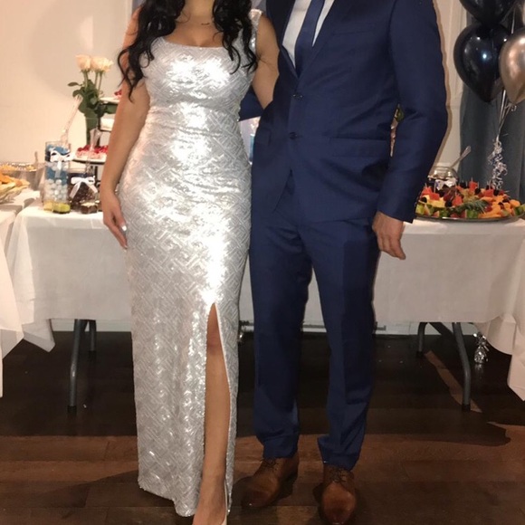 Selling my engagement dress worn once only ! - Picture 3 of 3